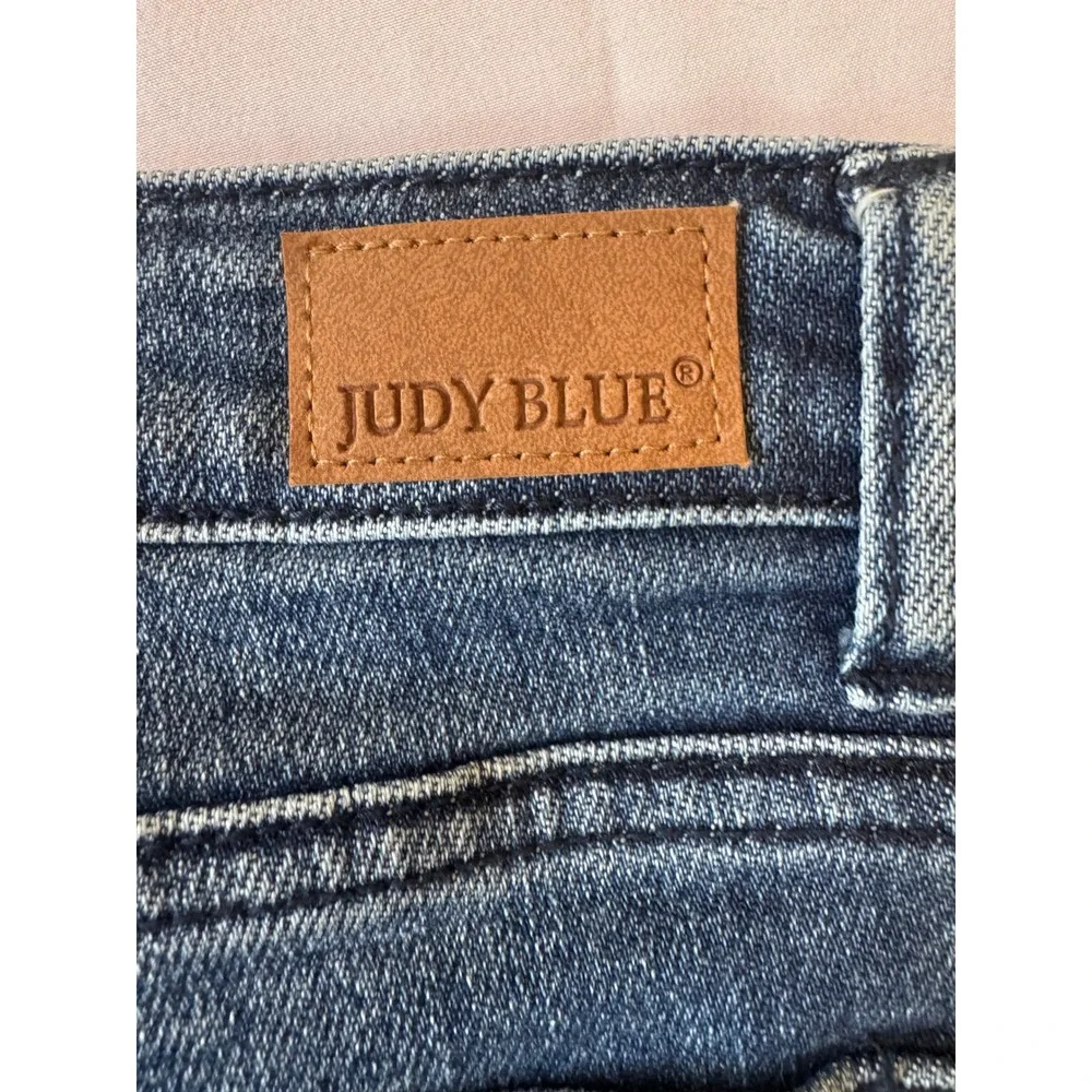 Judy Blue Bermuda‎ Shorts Women's 27 or Small High Rise Stretch Denim Raw Hem